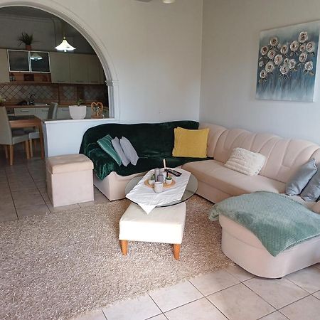 “Katerina'S Guest House” Kato Garouna Extérieur photo