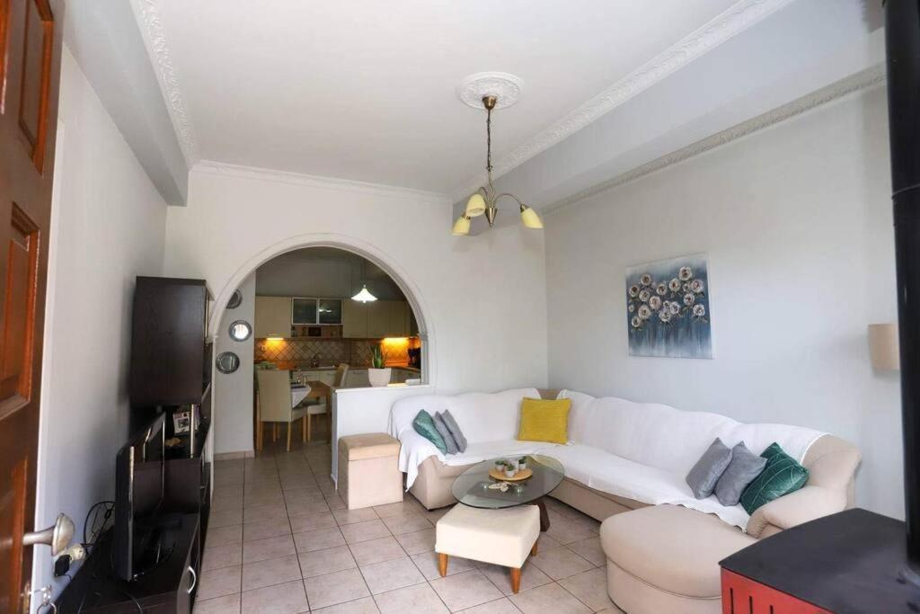 “Katerina'S Guest House” Kato Garouna Extérieur photo